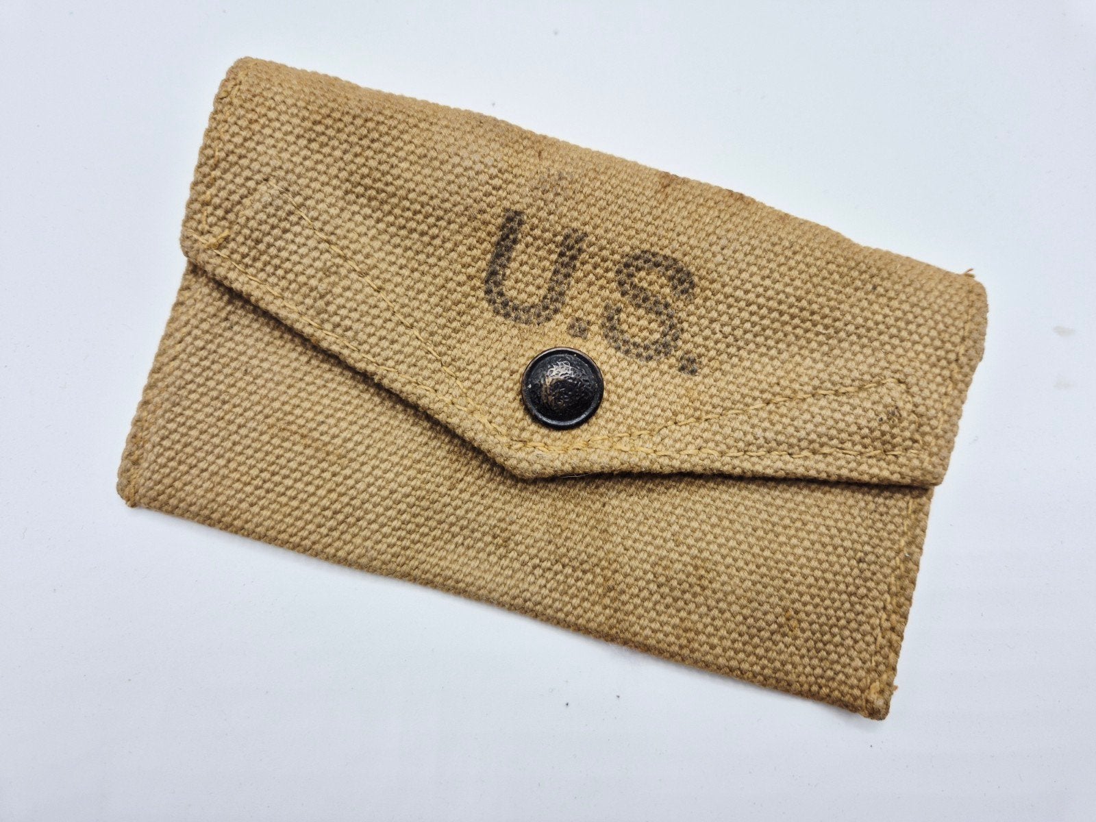 US WWII M1942 First-Aid Pouch | British-Made | 1944, Collections, Envoi, Armée de terre
