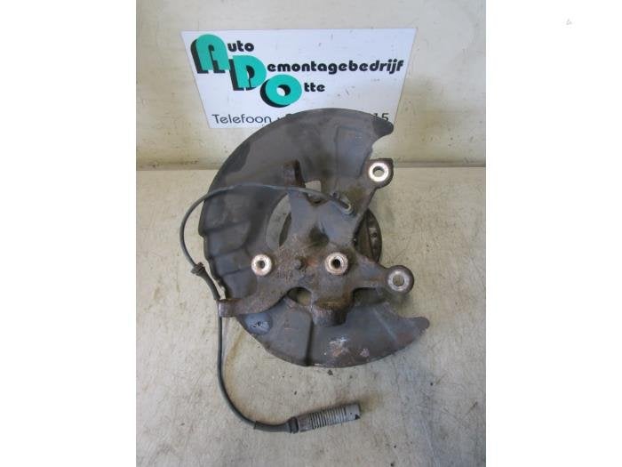 Fusee rechts-voor van een BMW 3-Serie (3-Serie 90-), Gebruikt, -, -, Ophalen of Verzenden