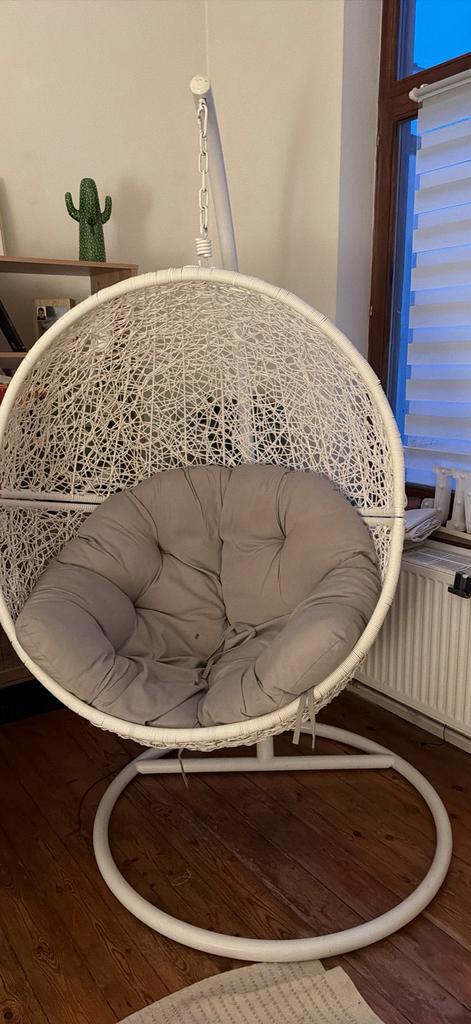 Fauteuil en forme ouef suspendu, Enlèvement, Comme neuf