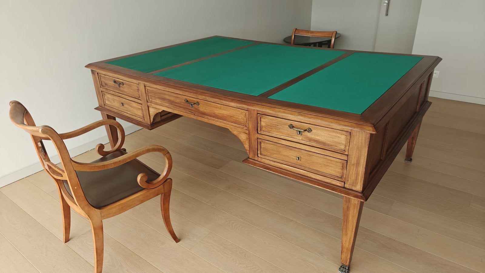 Oude bureau, Ophalen