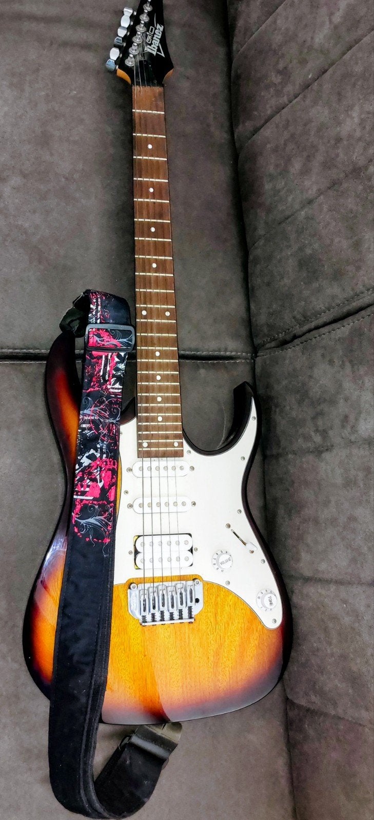 Ibanez elektrische gitaar – zonder kabels – zo meenemen, Muziek en Instrumenten, Snaarinstrumenten | Gitaren | Bas, Ophalen, Gebruikt
