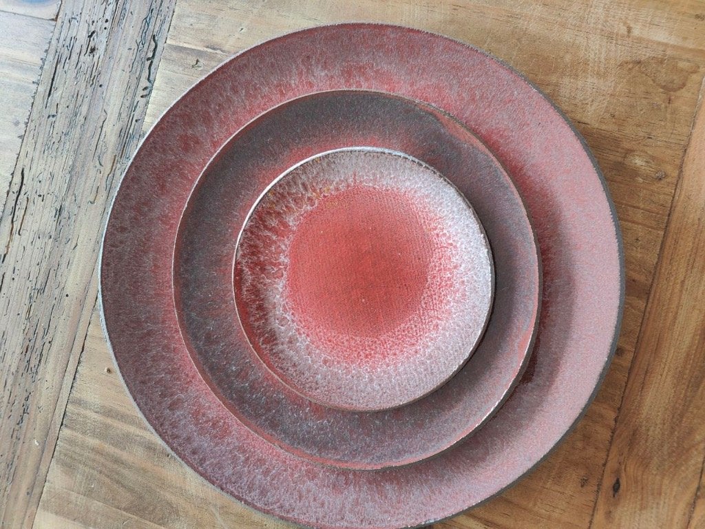 Serax borden rood cement, Huis en Inrichting, Keuken | Servies, Ophalen, Nieuw, Bord(en), Overige stijlen