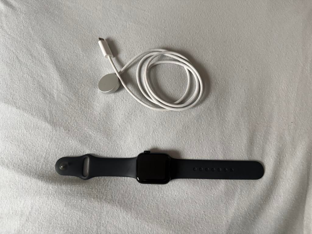 Apple Watch SE 2 gps Zwart – Zeer Goede Staat, Handtassen en Accessoires, Smartwatches, Ophalen of Verzenden, GPS, Zo goed als nieuw