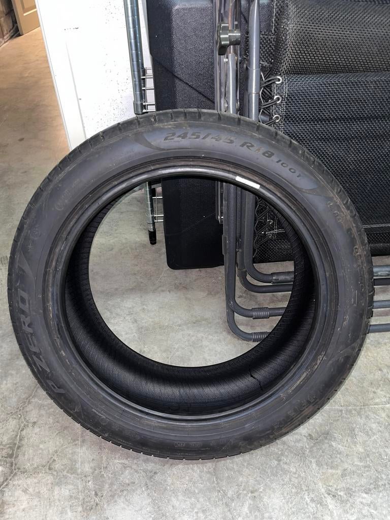 Zomerbanden 245/45/18 pirelli p zero runflat, Ophalen, 18 inch, 245 mm, Band(en)