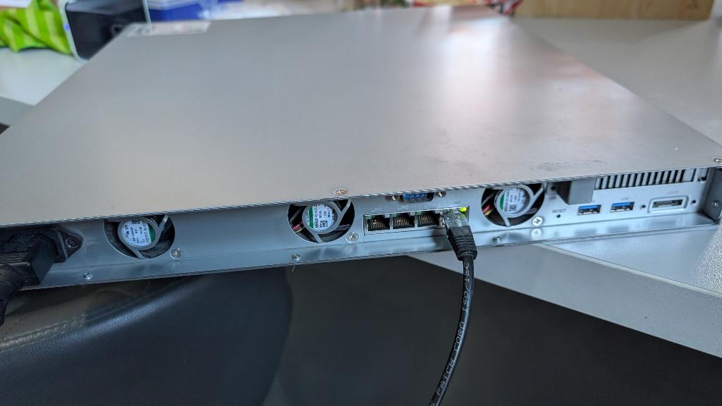 Synology RS820+ (Rack 4 baies pro), Ophalen, Zo goed als nieuw