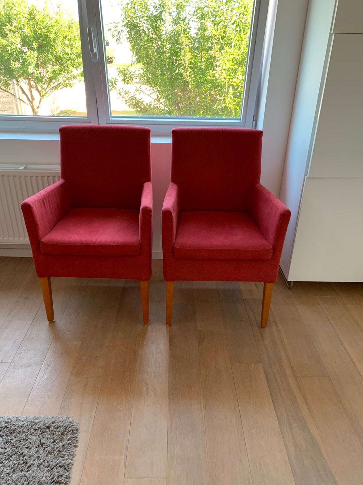 Bijzetzetels in rode stof, Ophalen, Zo goed als nieuw, Hout