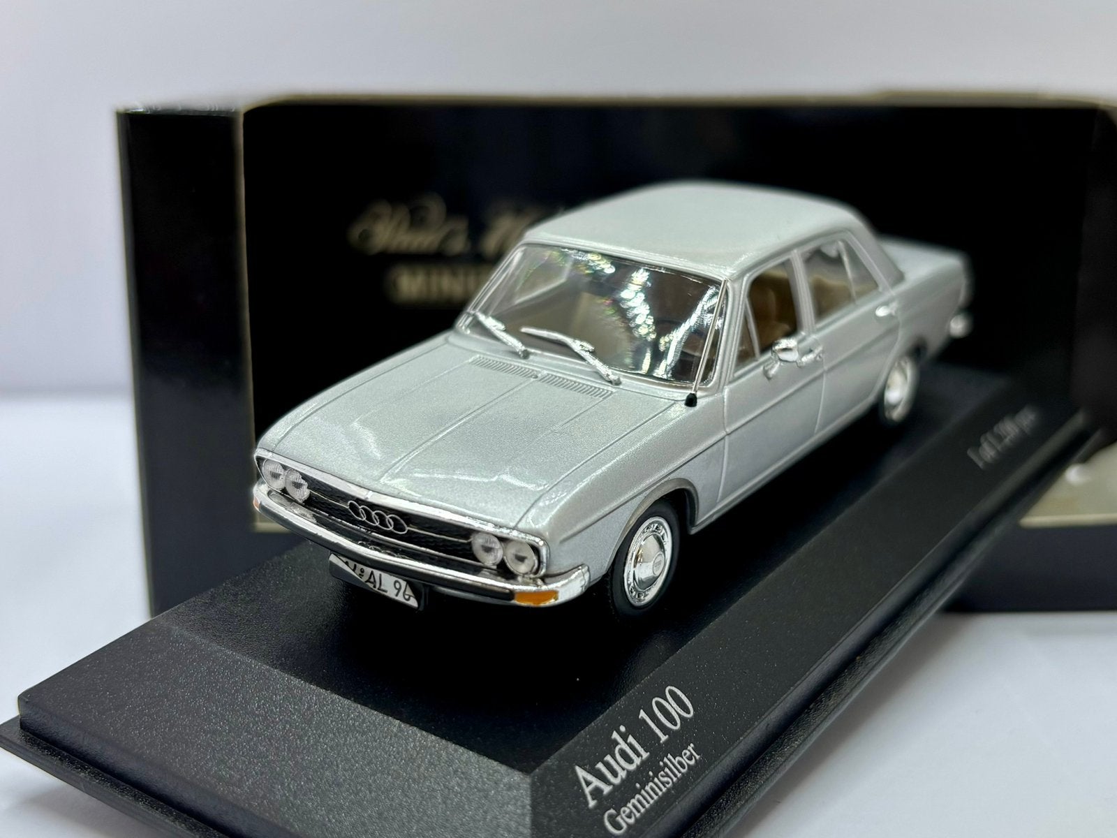 1:43 Audi 100  1969-75 ZELDZAAM !, Hobby en Vrije tijd, Ophalen of Verzenden, Zo goed als nieuw, MiniChamps