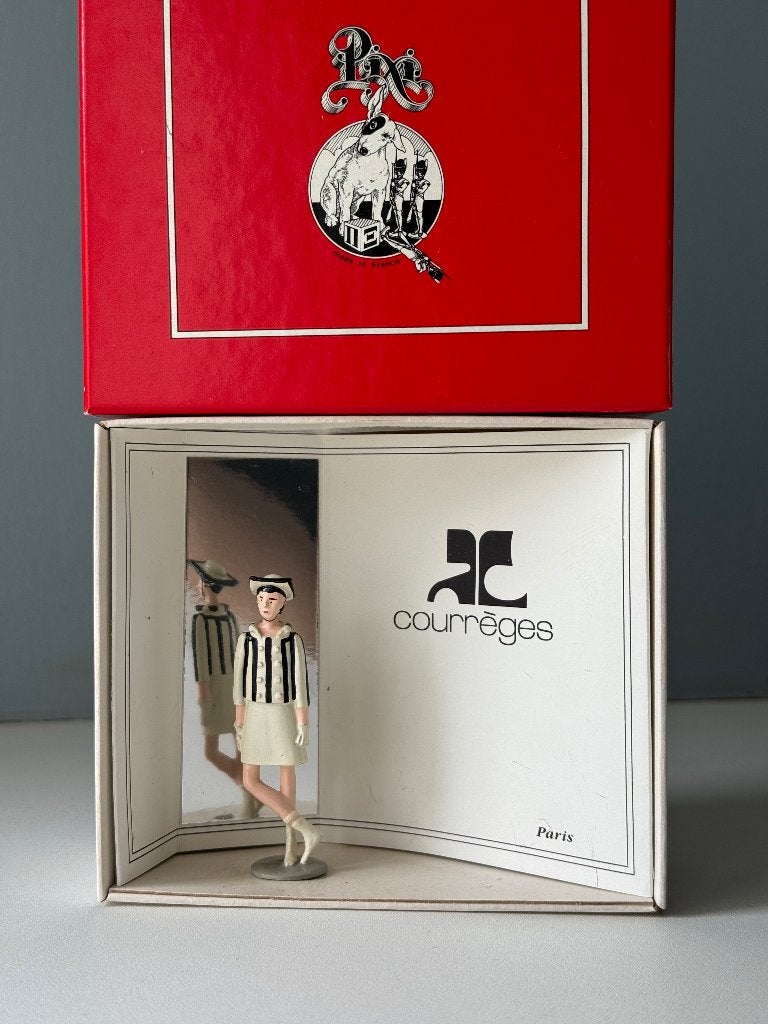 Courrèges 1965 - pixi mode - La haute couture, Collections, Enlèvement ou Envoi