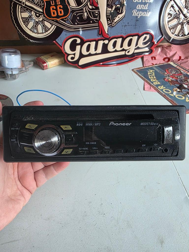 Pioneer  auto radio, Enlèvement