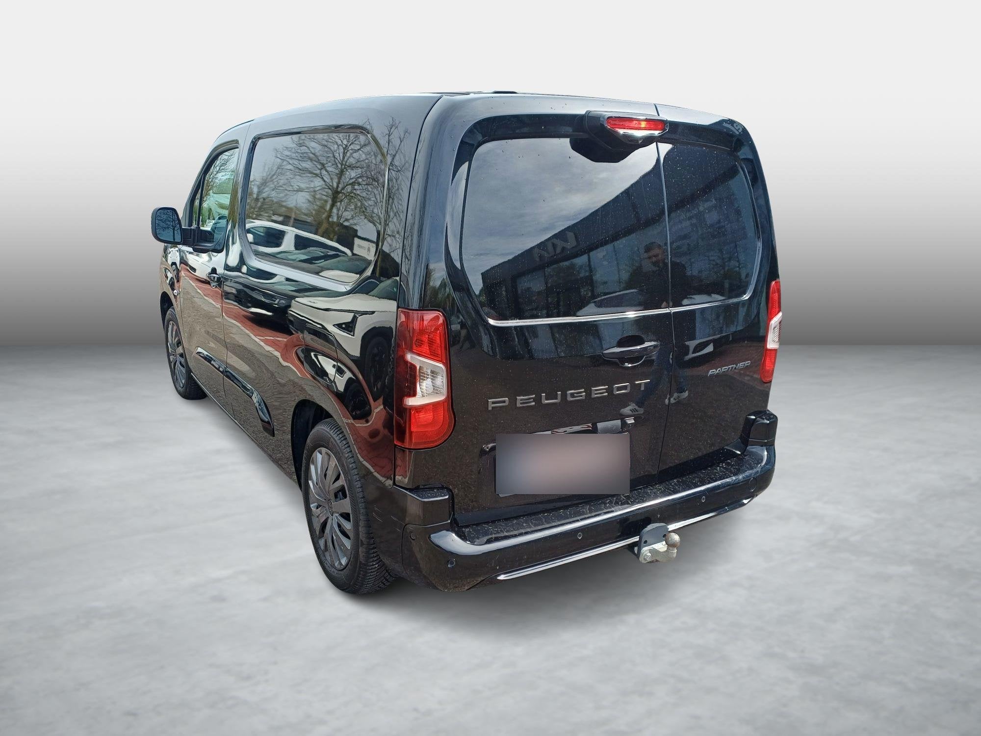 Peugeot Partner 1.5 BlueHDi L1 Light 96kW s/s EAT8, 1350 kg, 4 portes, Entreprise, 2 places