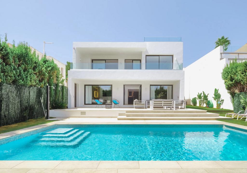 VILLA TE HUUR COSTA DEL SOL, Vakantie, Jacuzzi, Costa del Sol, 4 of meer slaapkamers