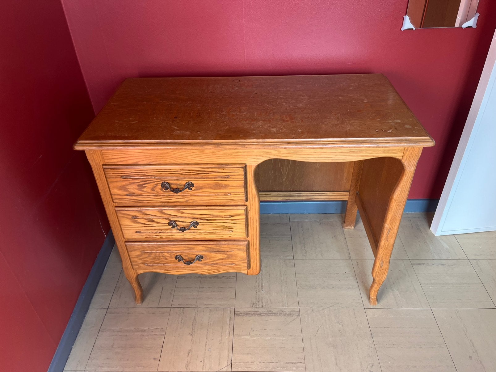 Klassiek houten bureau, Ophalen, Gebruikt, Bruin, 100 cm