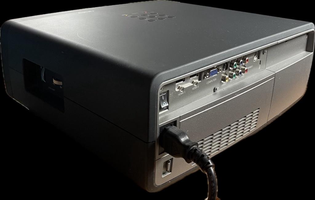 Sanyo PLV‑Z4000 home cinema projector, + reserve lamp, Overige merken, Ophalen of Verzenden, Minder dan 40 watt, Gebruikt