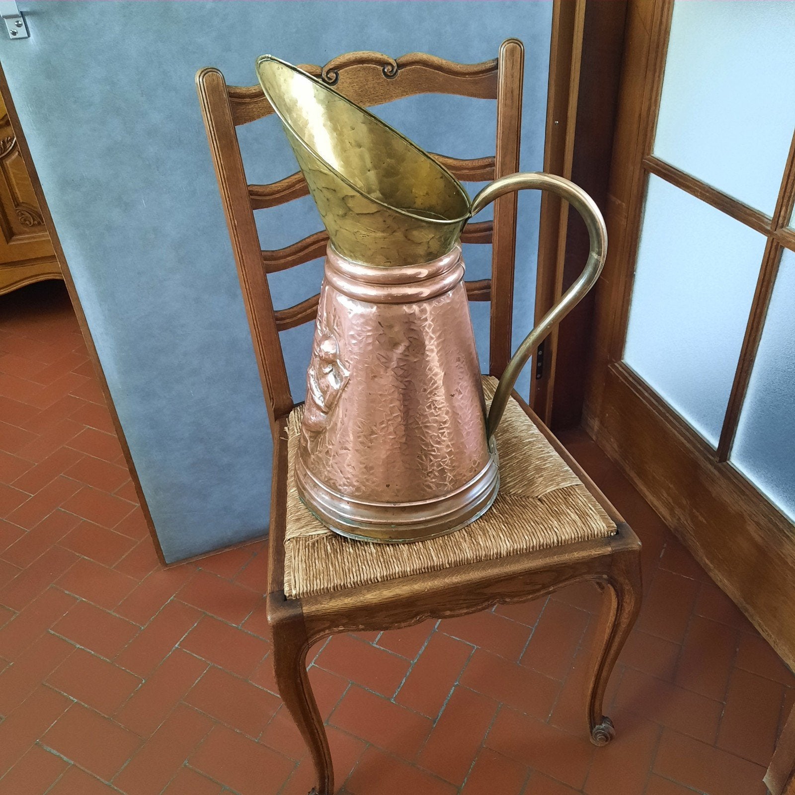 Charbonnière ou porte parapluie, Enlèvement, Cuivre