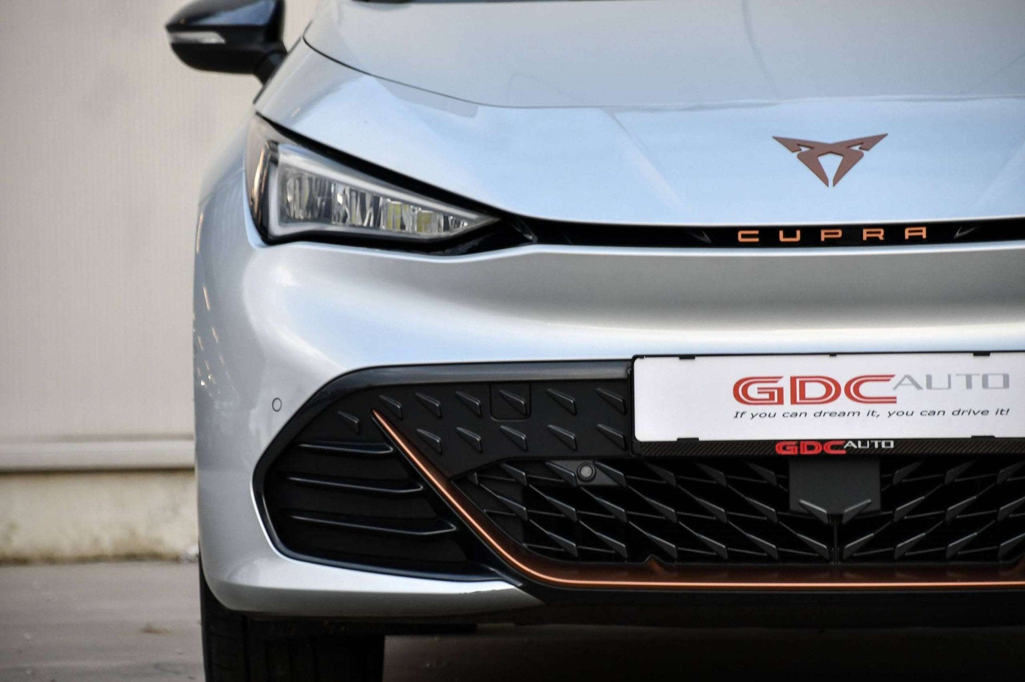 CUPRA Born Born 62 kWh l SOH l 425KM l CARPLAY l CAMERA, Autos, Argent ou Gris, Achat, Entreprise, Alcantara