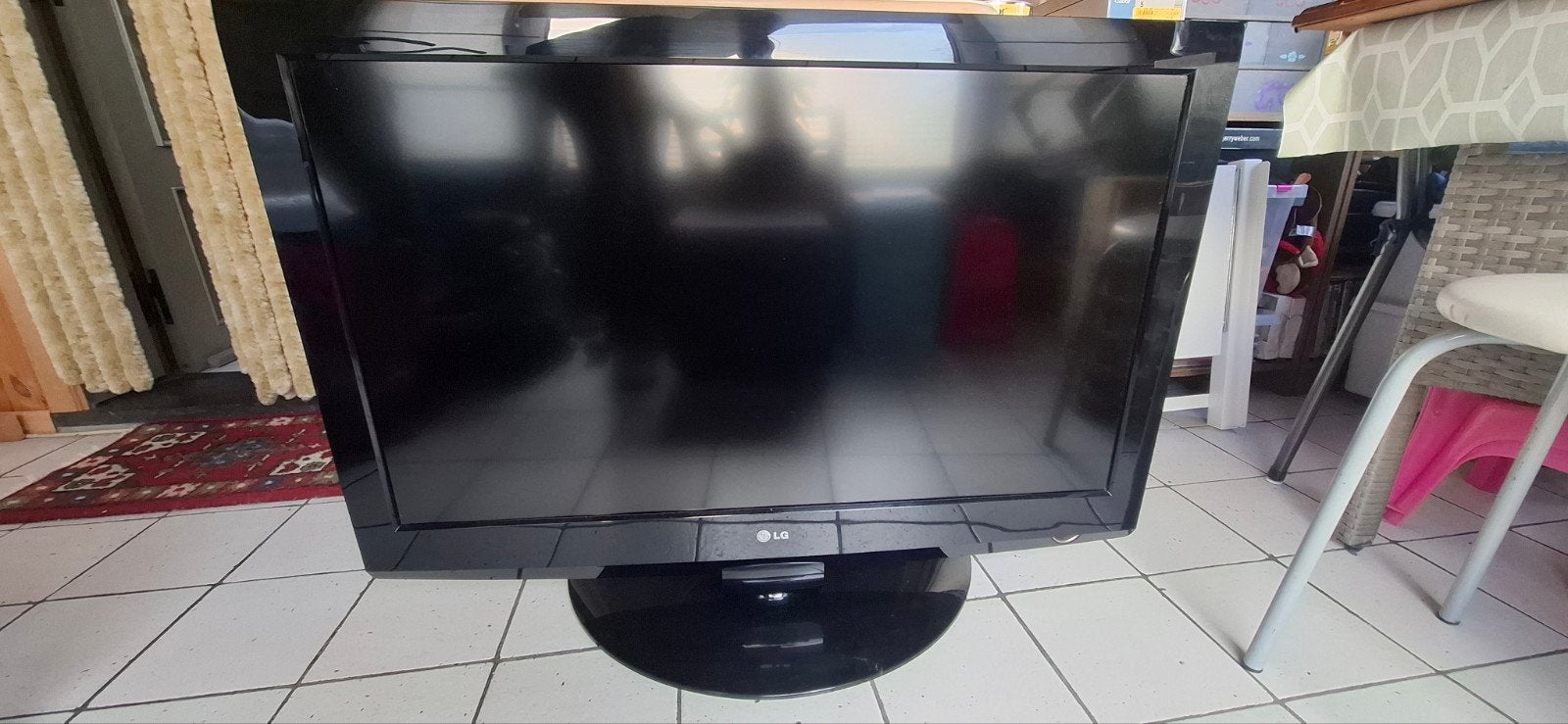 LG tv zonder schade 108cm dia. Alles aanwezig, Audio, Tv en Foto, Televisies, Ophalen, 50 Hz, LCD, Zo goed als nieuw