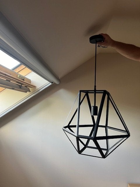 Stoere Zwarte IJzeren Hanglamp / Luster – Trapezium Vorm, Ophalen, Zo goed als nieuw, Metaal, E27 (groot)