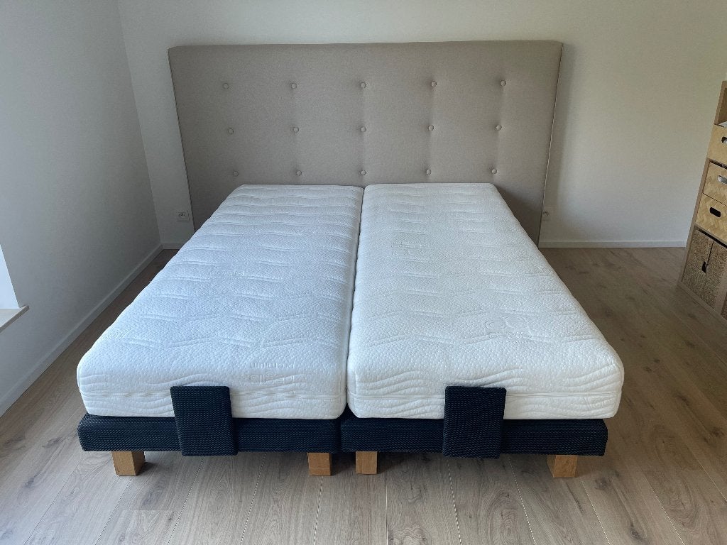sommier électrique + matelas, Enlèvement, Utilisé, Sommier, 200 cm