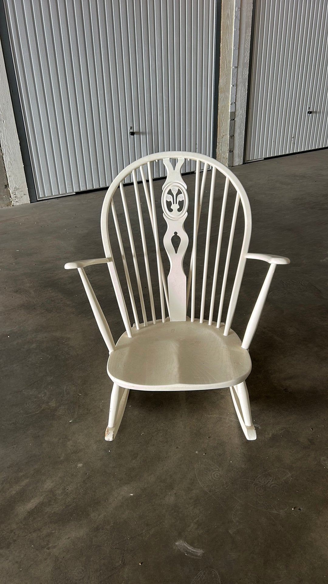 Chaise blanche (fauteuil à bascule), Enlèvement, Utilisé, Une, Bois