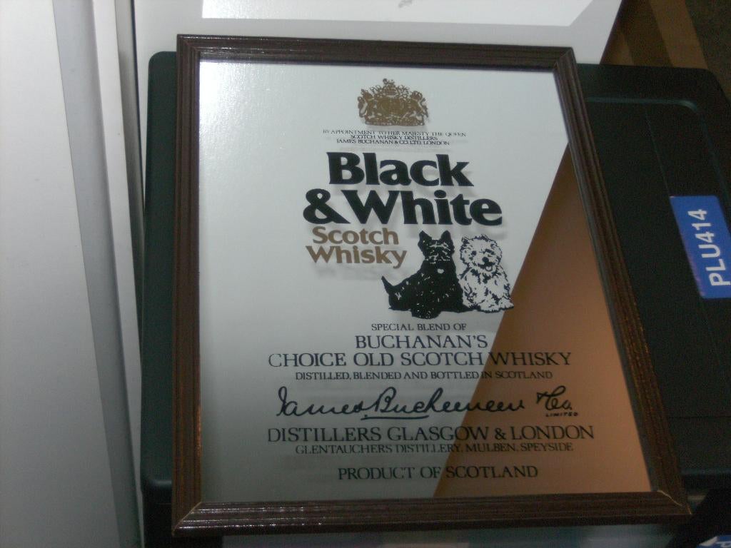 Vintage spiegel: black & white scotch whisky., Verzamelen, Ophalen of Verzenden, Gebruikt