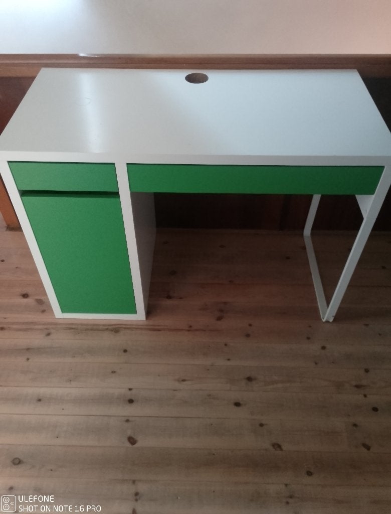 Micke Ikea bureau, Maison & Meubles, Avec tiroirs, Enlèvement, Utilisé, IKEA