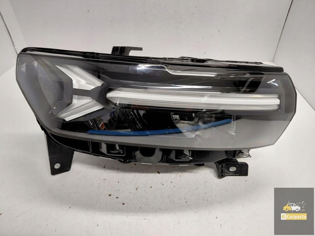 Dacia Duster III LED rechterlamp, Dacia, Gebruikt, Automobile-Dacia SA, Dacia.contact@daciagroup.com
