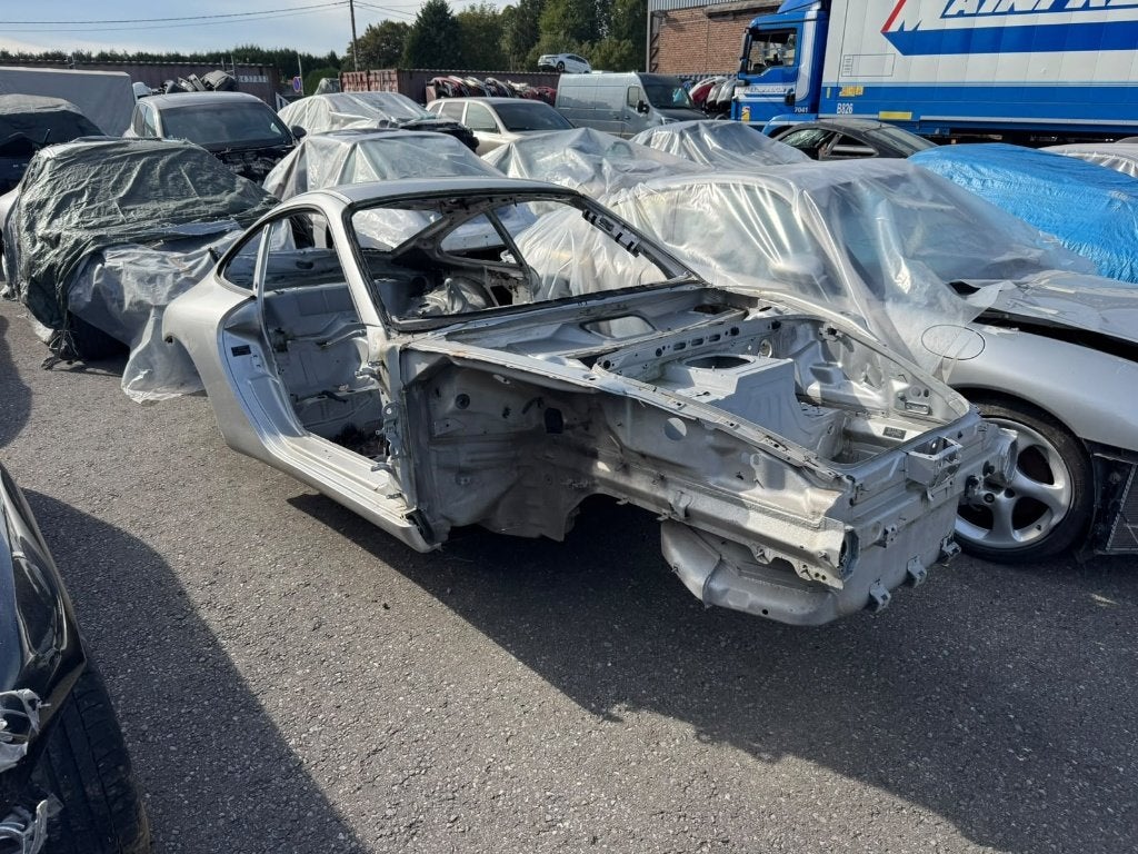 Caisse nue Porsche 996 Carrera 4 3.4 2000 - Réf. 605225, Enlèvement, Utilisé, Pièces Oldtimer ou Ancêtre