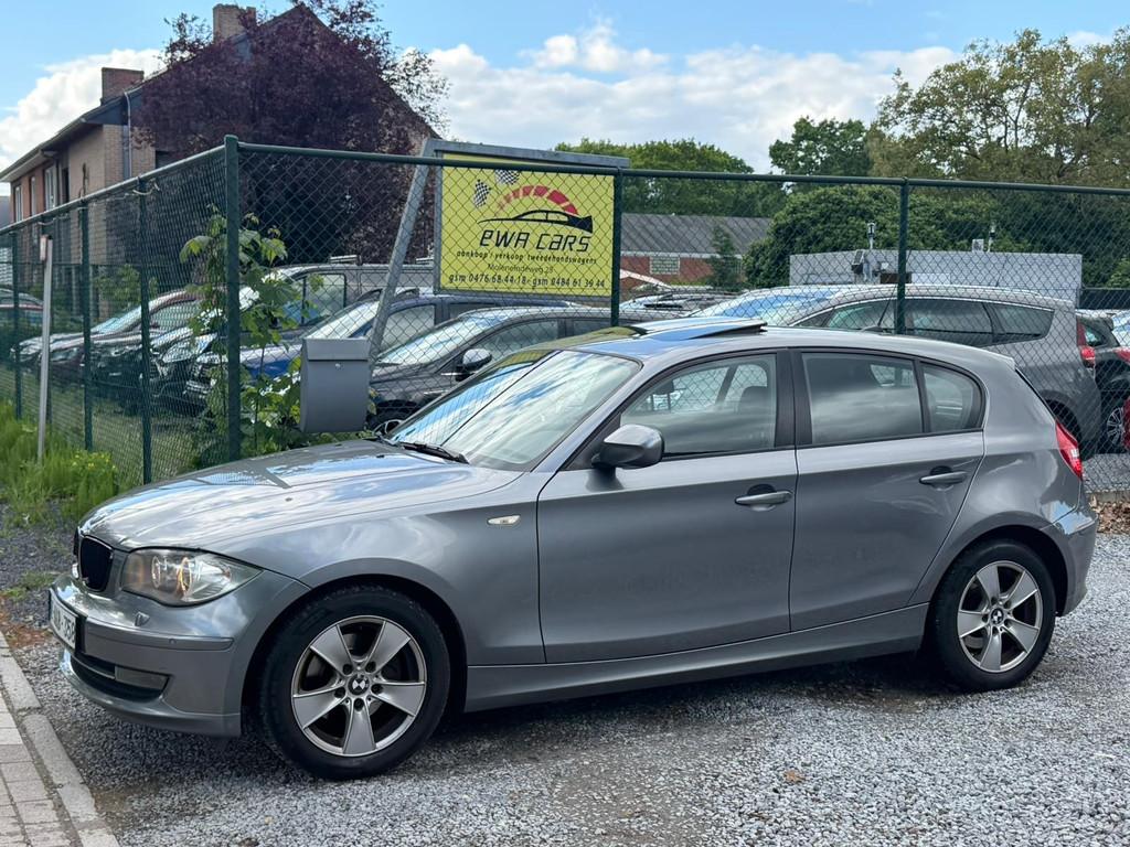 BMW 120 Benzine Automaat bj 2011, Auto's, BMW, Euro 5, 4 cilinders, Elektrische ramen, 5 zetels