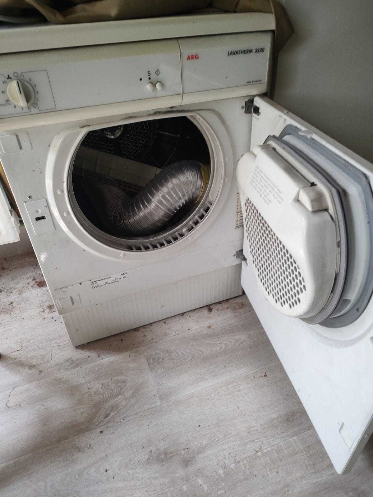 aeg droogkast met afvoer 25 euro, Elektronische apparatuur, Ophalen, Gebruikt, Luchtafvoer