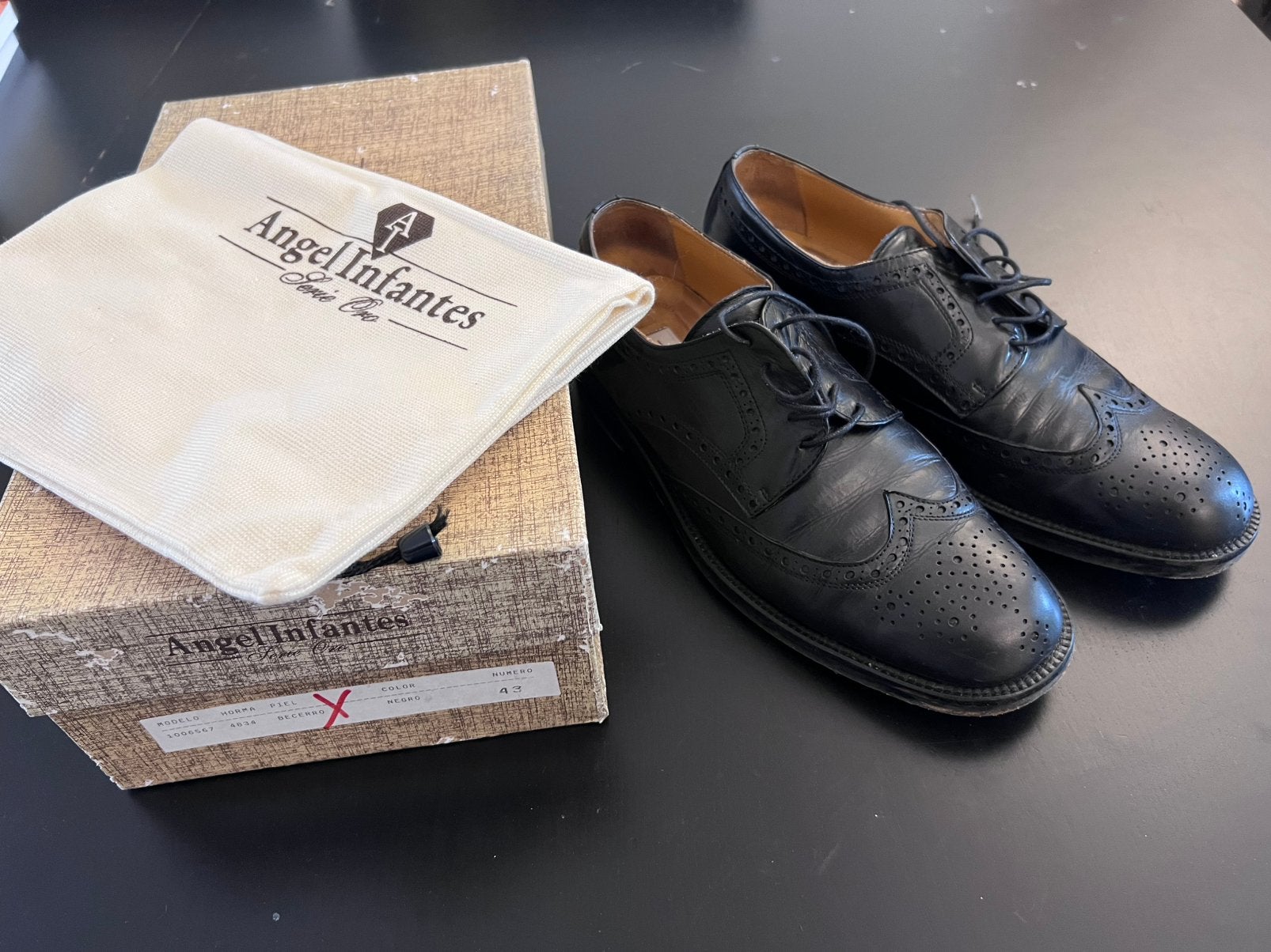 Chaussures noire Richelieu, Vêtements | Hommes, Chaussures, Enlèvement ou Envoi, Chaussures à lacets, Comme neuf, Noir