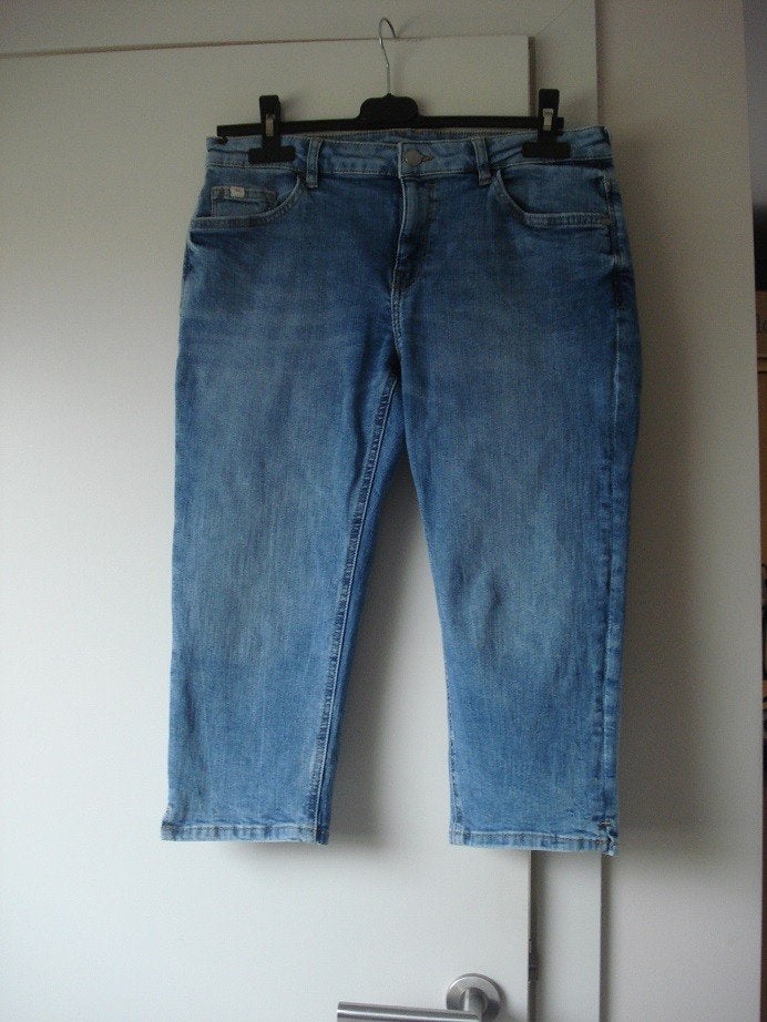 Edc By Esprit jeanskniebroek, dames/meisjes. mt 31, Enlèvement ou Envoi, Comme neuf, EDC by Esprit, W30 - W32 (confection 38/40)
