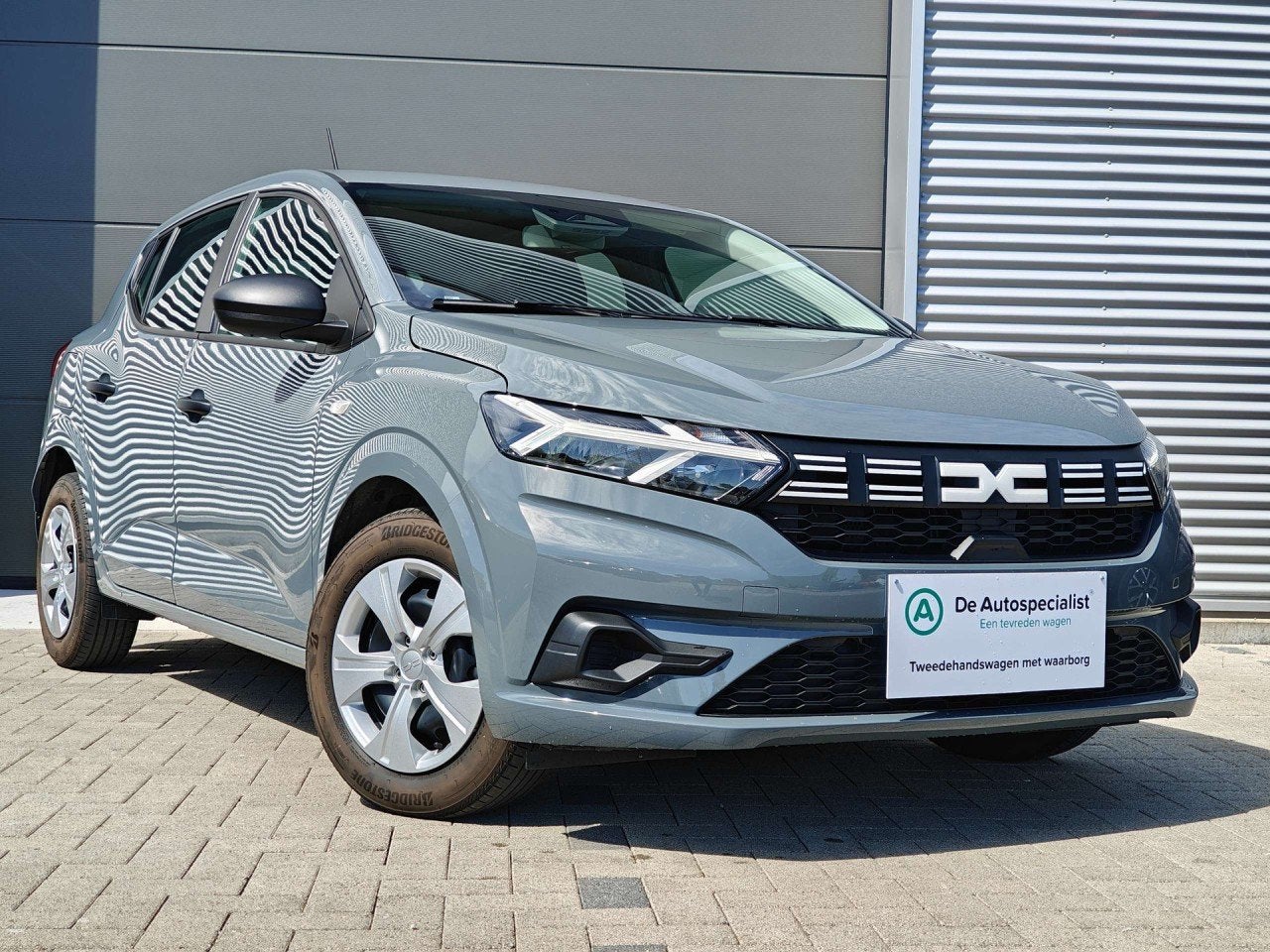 Dacia Sandero Access (année de construction 2025), Autos, Dacia, 121 g/km, Argent ou Gris, Achat, Euro 6