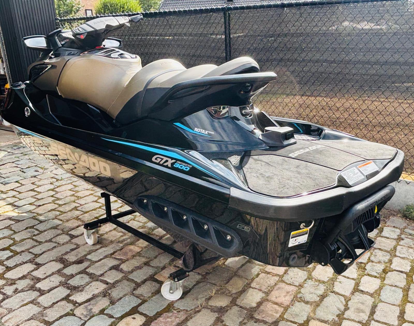 GTX 300 PK Limited  in nieuwstaat! 12000 euro, Watersport en Boten, Jetski's en Waterscooters, Ophalen of Verzenden, Zo goed als nieuw
