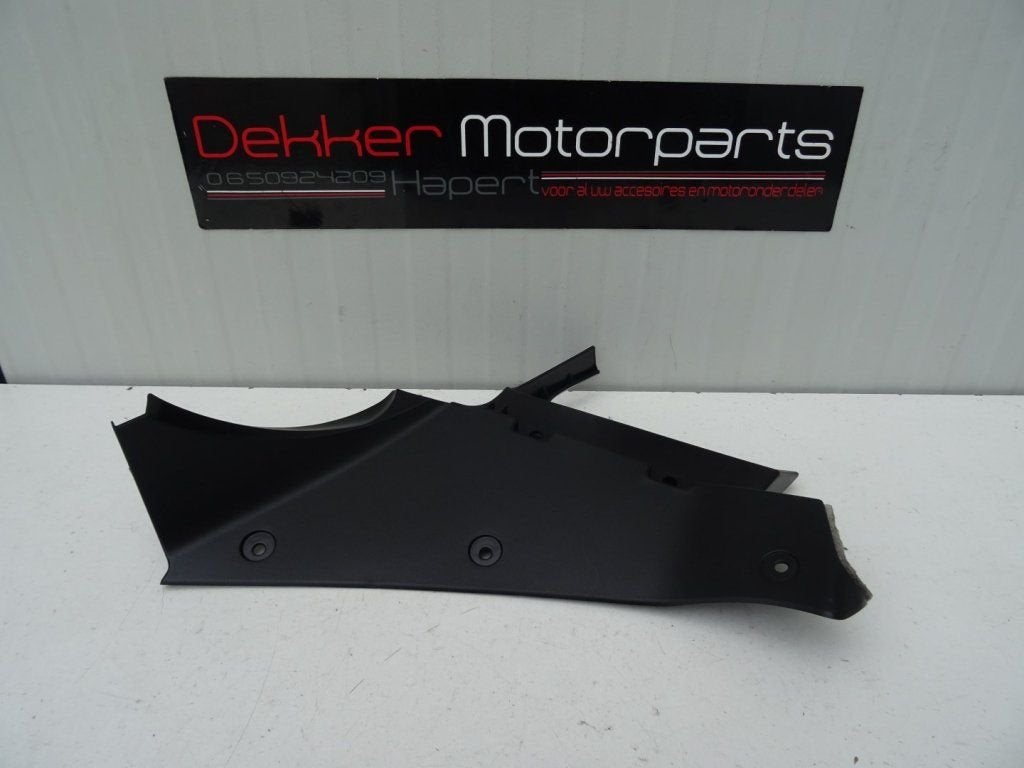 Rechter Afwerkkap in Zijpaneel Yamaha YZF 690 R7 2022-2023, Motos, -, Utilisé, -, -