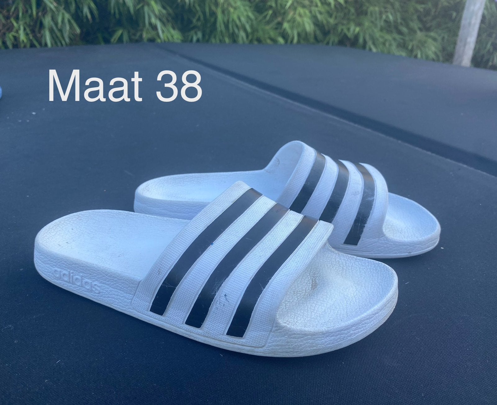 Chaussons de bain Adidas, taille 38, Garçon ou Fille, Enlèvement ou Envoi, Utilisé, Autres types