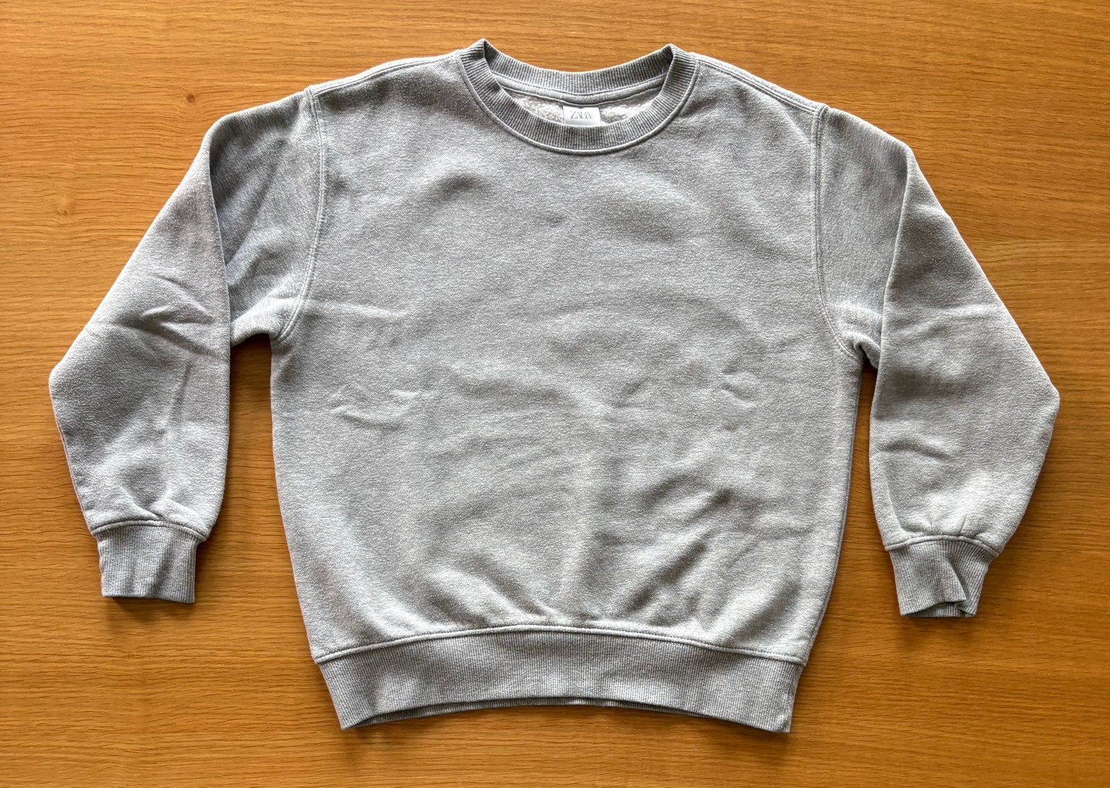 Sweat gris  ZARA - 10 ans - 5€, Enlèvement ou Envoi, Comme neuf, Garçon ou Fille