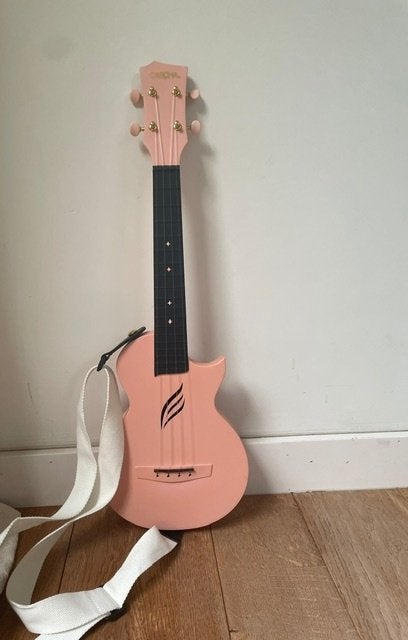 Ukelele Cascha - nieuwstaat (roze), Muziek en Instrumenten, Ophalen, Nieuw