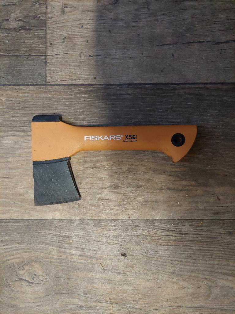 Fiskars bijl x5, Tuin en Terras, Hand-tuingereedschap, Ophalen, Zo goed als nieuw, Bijl, Fiskars