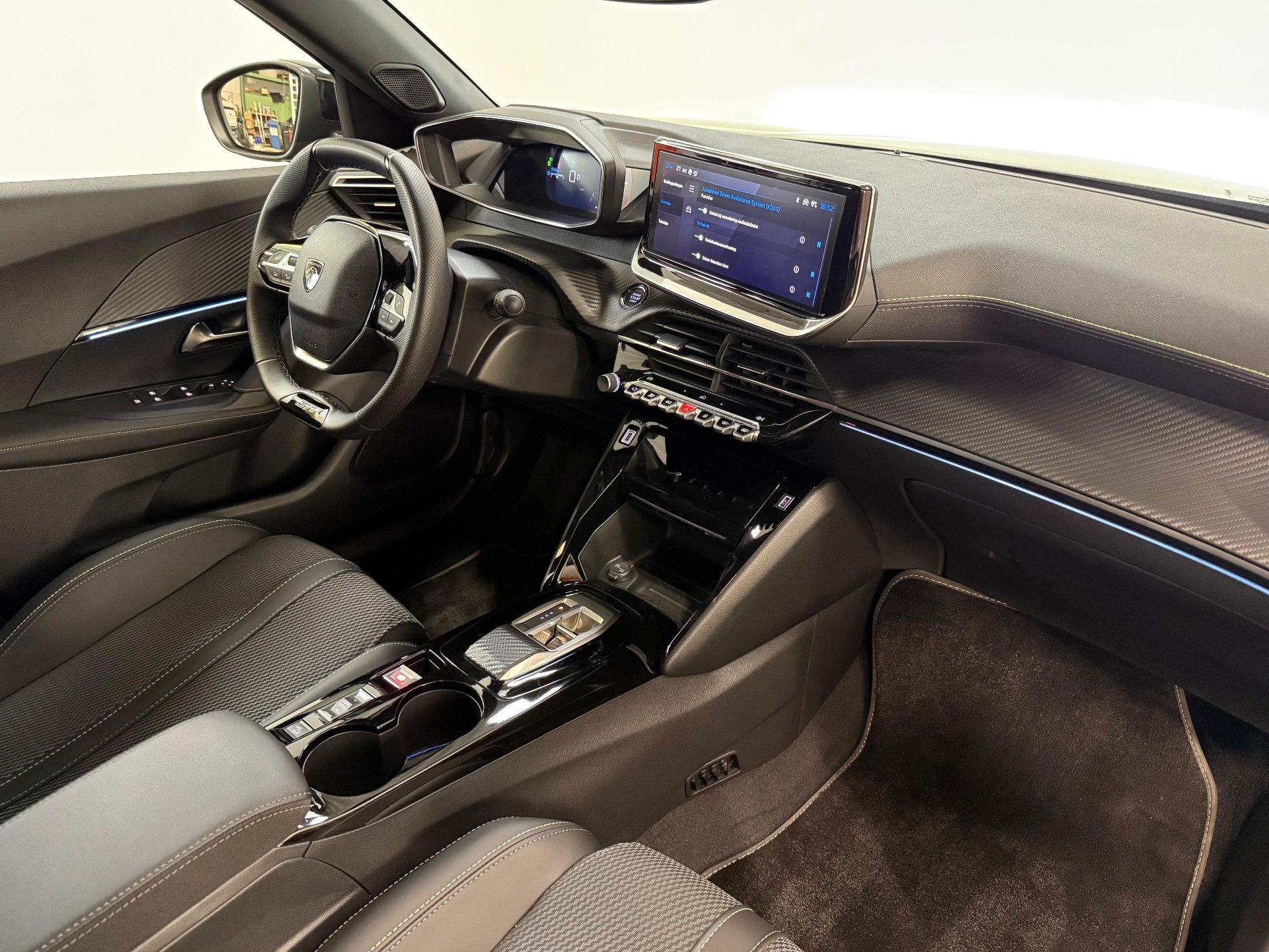 Peugeot 2008 Hybrid GT e-DSC6 (année de construction 2025), 100 kW, Achat, Euro 6, 110 g/km