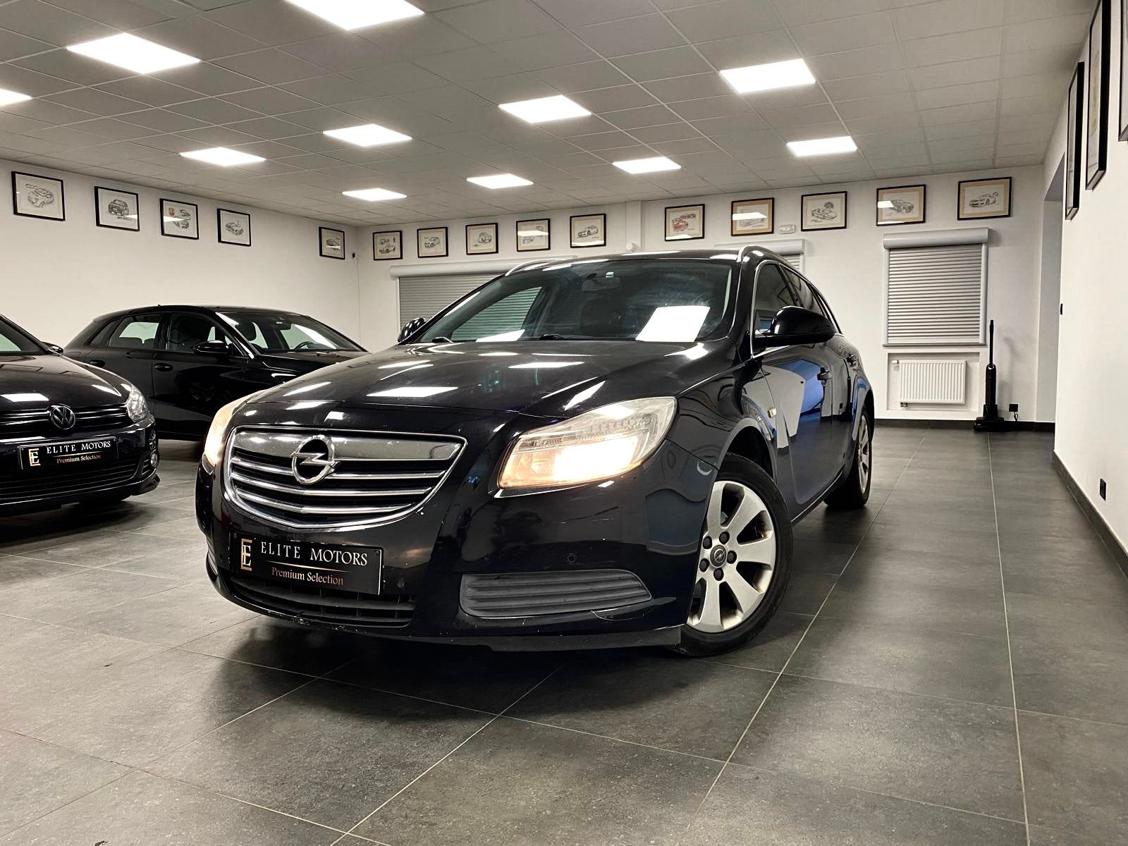Opel Insignia Sport Tourer SW 2.0d - 81kw / Full Options, Autos, Opel, Cuir, Euro 5, Achat, Entreprise