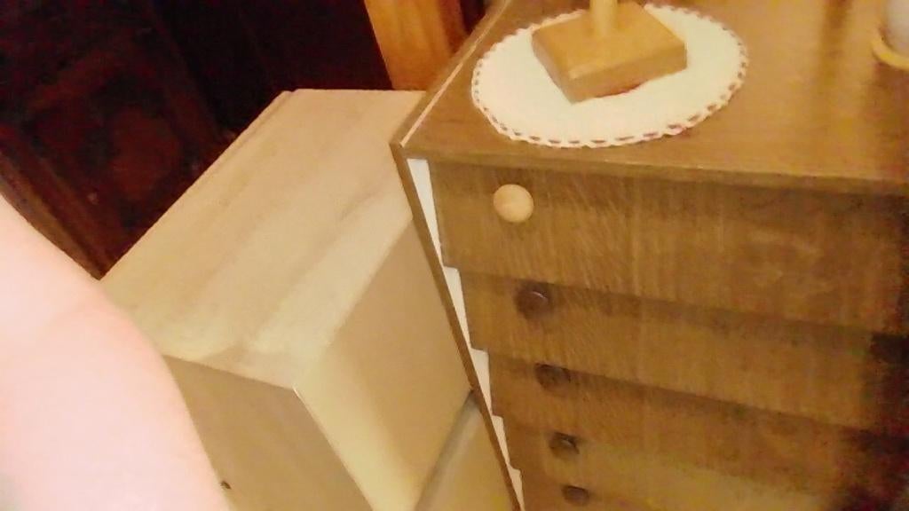 2 nieuwe klein kast MOET WEG SNEL ophalen is 5 euro betalen, Antiek en Kunst, Ophalen