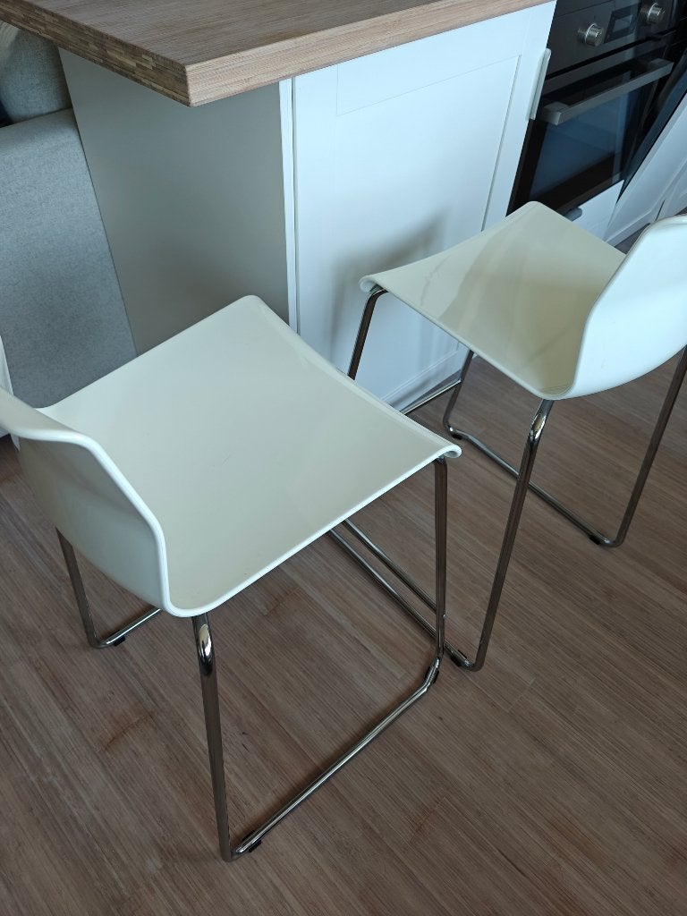 2 barkrukken Glenn, Huis en Inrichting, Ophalen, Gebruikt, Kunststof, 60 tot 90 cm