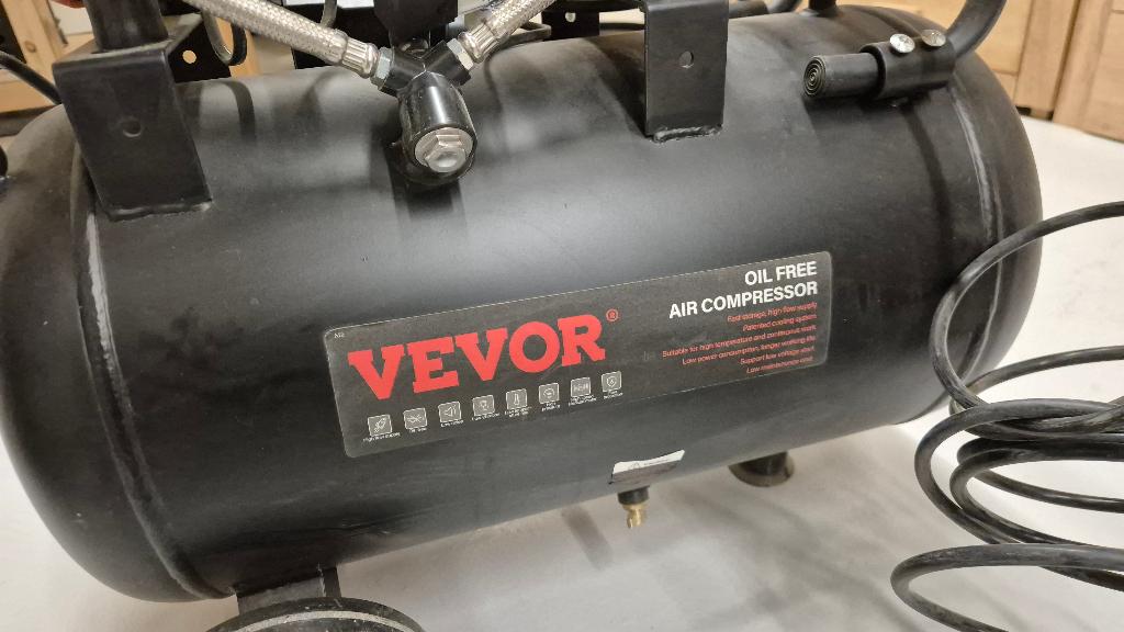 Vevor compressor 35L (1800W), Doe-het-zelf en Bouw, Gereedschap | Overige machines, Ophalen, Zo goed als nieuw