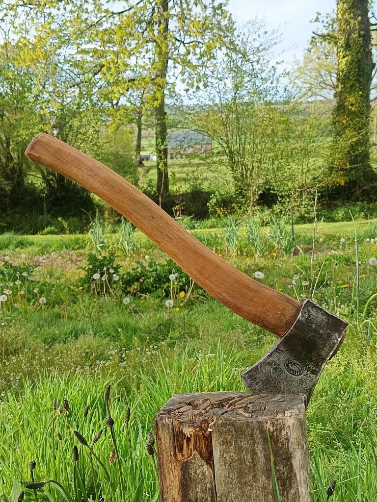 **VERKOCHT** Oude Franse bijl E. Leborgne, Envoi
