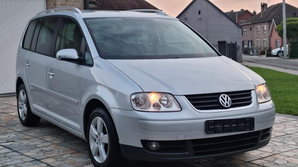 Vw touran goede staat  voor export automaat leer, Auto's, Particulier, Euro 4, Touran, Bluetooth