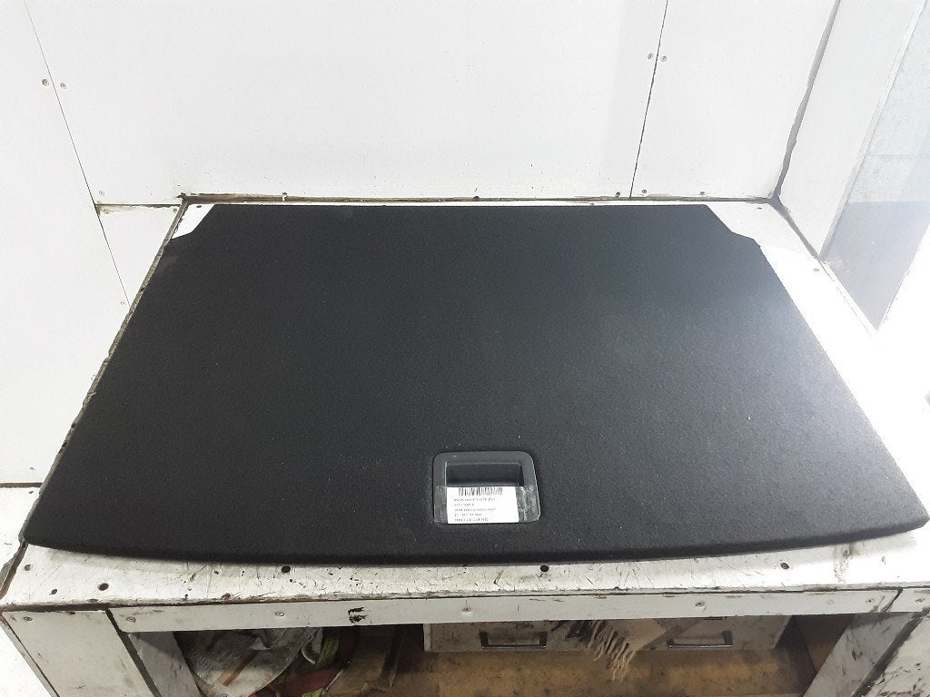 TAPIS DE COFFRE Volkswagen Golf VIII (CD1) (5H6858855A), Volkswagen, Mevr. I. Hauben, Utilisé, Rue de l'Espoir 34 34
4030  GRIVEGNÉE, BE
