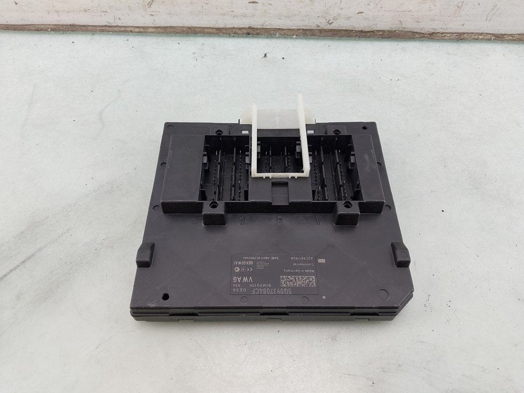 ORDINATEUR UNITE COMMANDE ELECTRONIQUE Audi Q2 (GAB / GAG), Auto-Union-Straße  1,
85057  Ingolstadt, DE, Info@audi.de, Audi, Utilisé