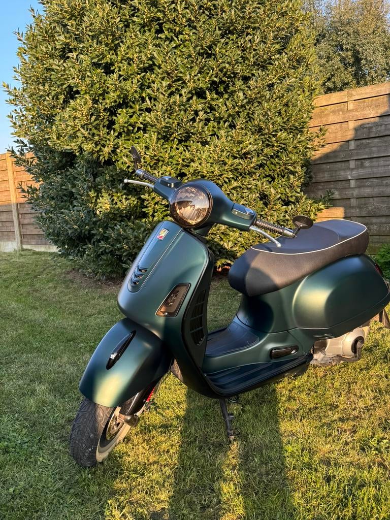 Vespa GTS 300, Fietsen en Brommers, Scooters | Vespa, Ophalen, Zo goed als nieuw