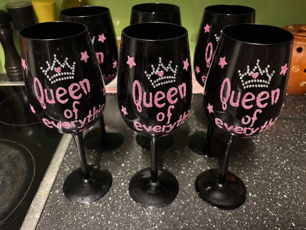 Verre à vin noir, Enlèvement