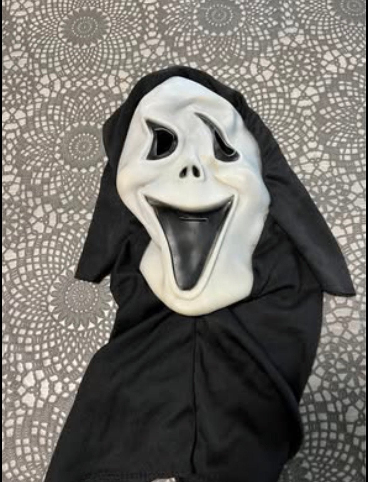 Masque Halloween petite tache, Enlèvement, Utilisé